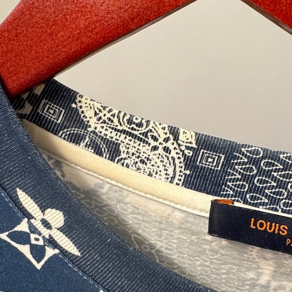 Louis Vuitton Navy and White Patterned Tee - Picture 9 of 12